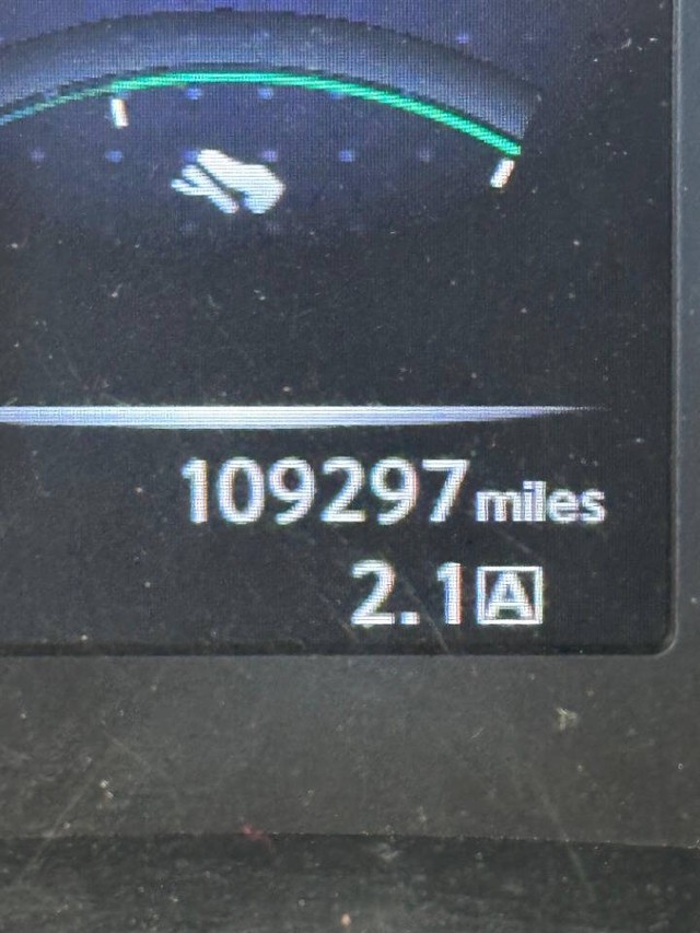 Nissan Rogue Vehicle Full-screen Gallery Image 11