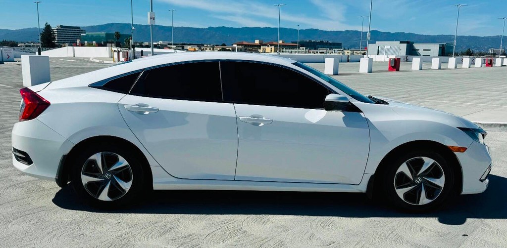 Honda Civic Vehicle Full-screen Gallery Image 06