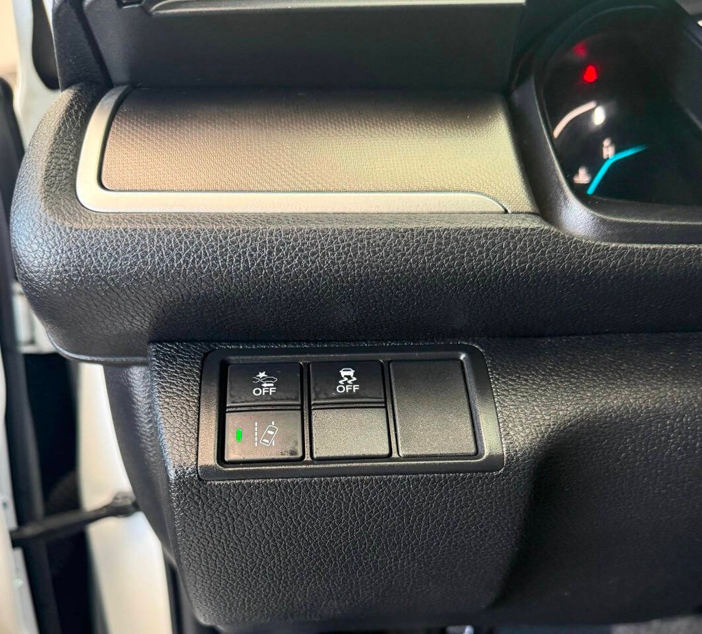 Honda Civic Vehicle Full-screen Gallery Image 15