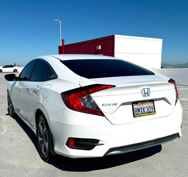 Honda Civic Vehicle Full-screen Gallery Image 03