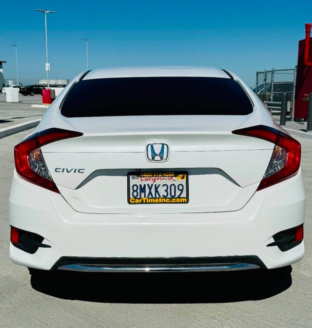 Honda Civic Vehicle Full-screen Gallery Image 04