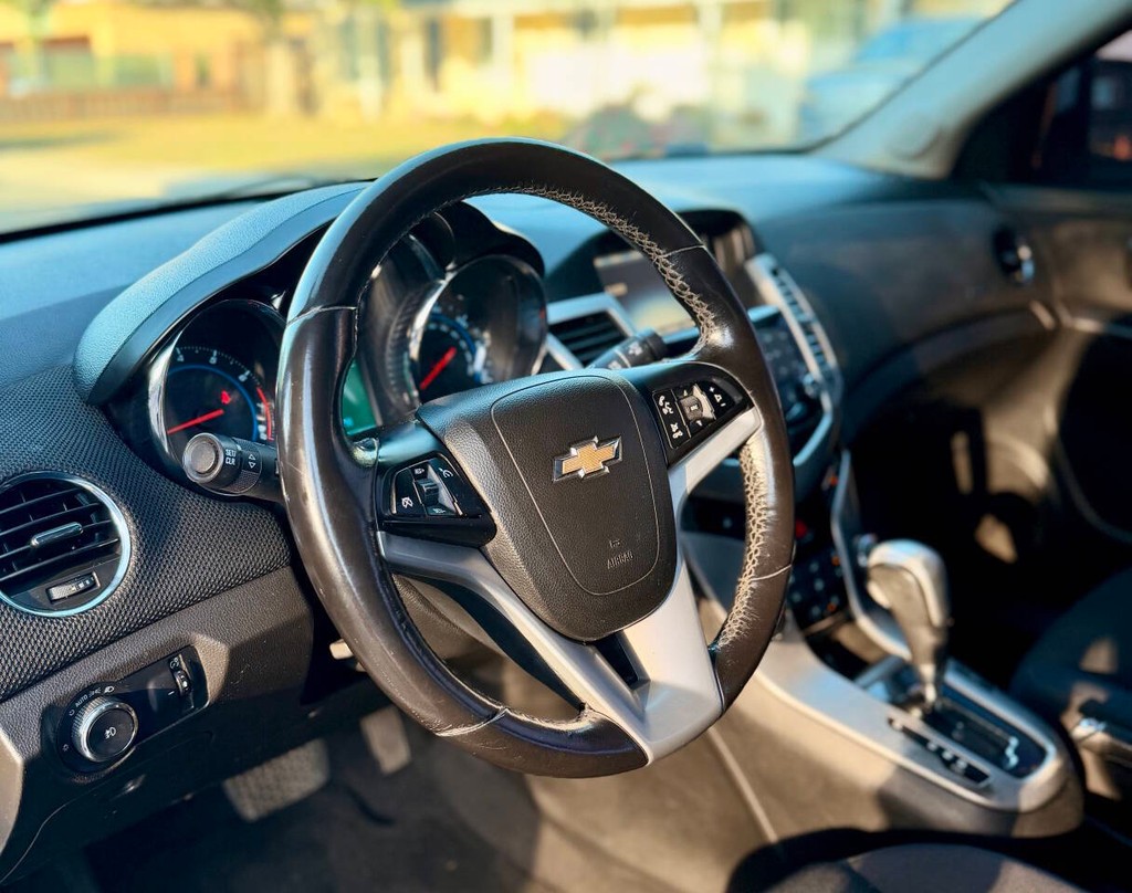 Chevrolet Cruze Vehicle Full-screen Gallery Image 07