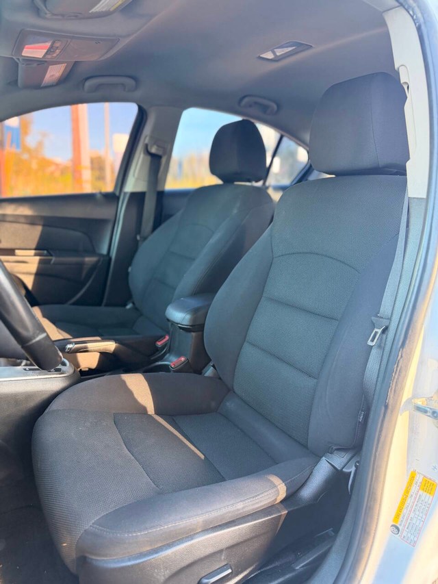 Chevrolet Cruze Vehicle Full-screen Gallery Image 08