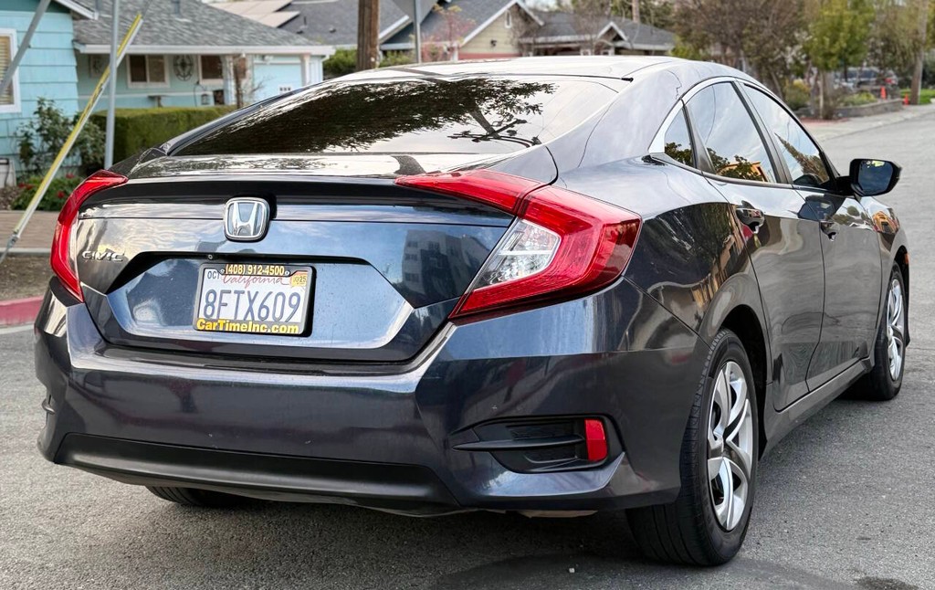 Honda Civic Sedan Vehicle Full-screen Gallery Image 04