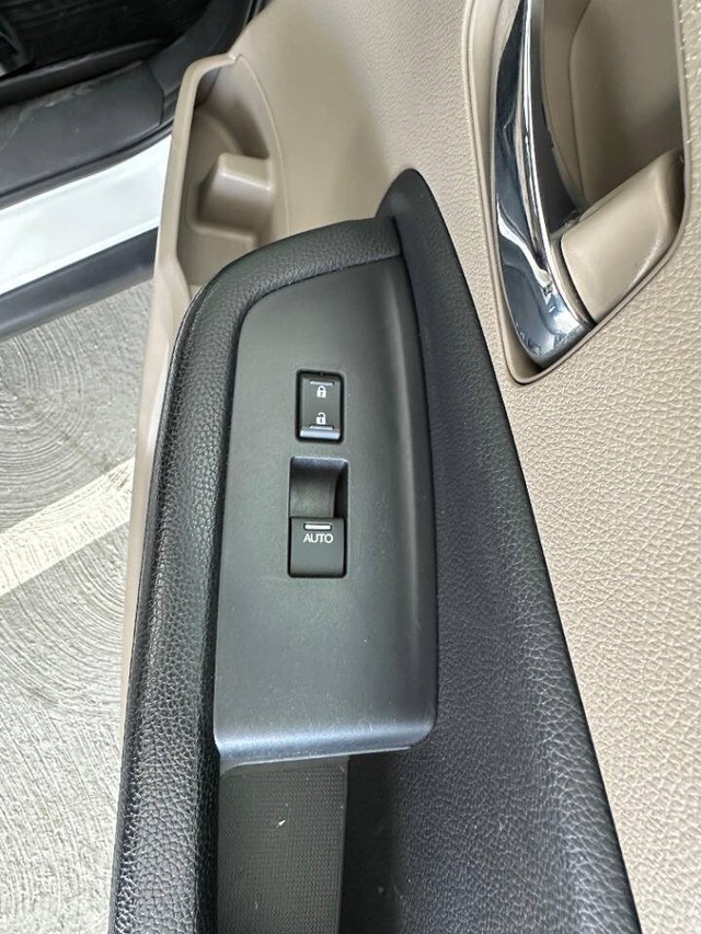 Honda Pilot Vehicle Full-screen Gallery Image 17