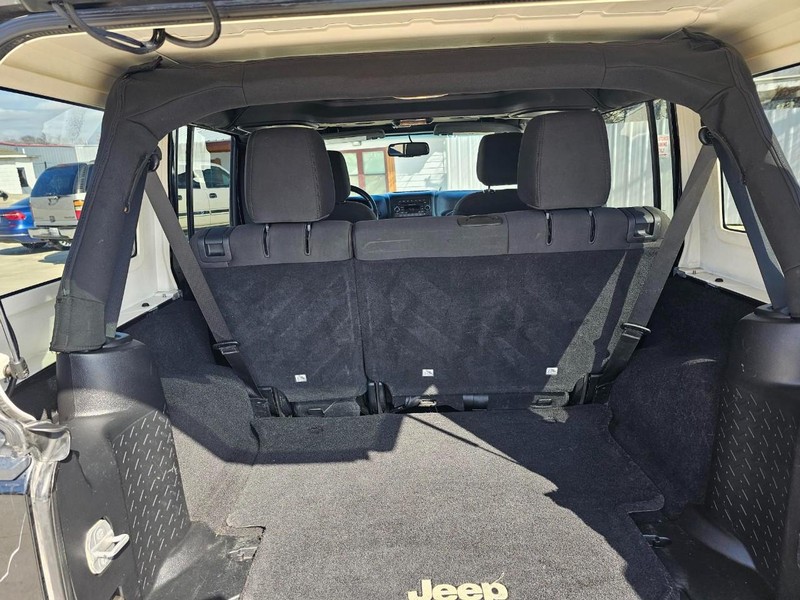 Jeep Wrangler Unlimited Vehicle Image 19