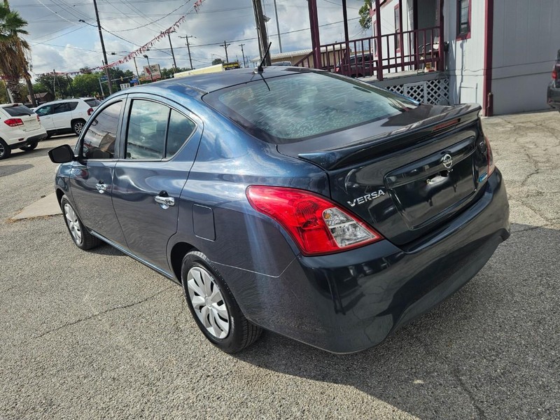Nissan Versa Vehicle Image 03