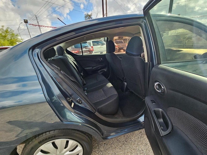Nissan Versa Vehicle Image 15