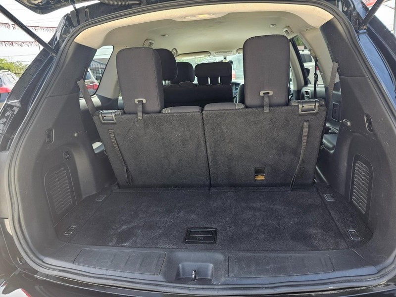 Nissan Pathfinder Vehicle Image 06