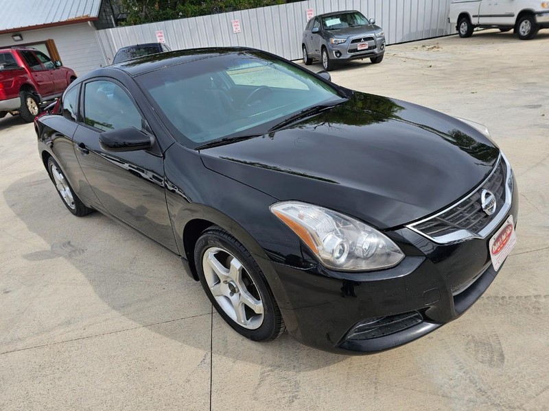 Nissan Altima Vehicle Image 07