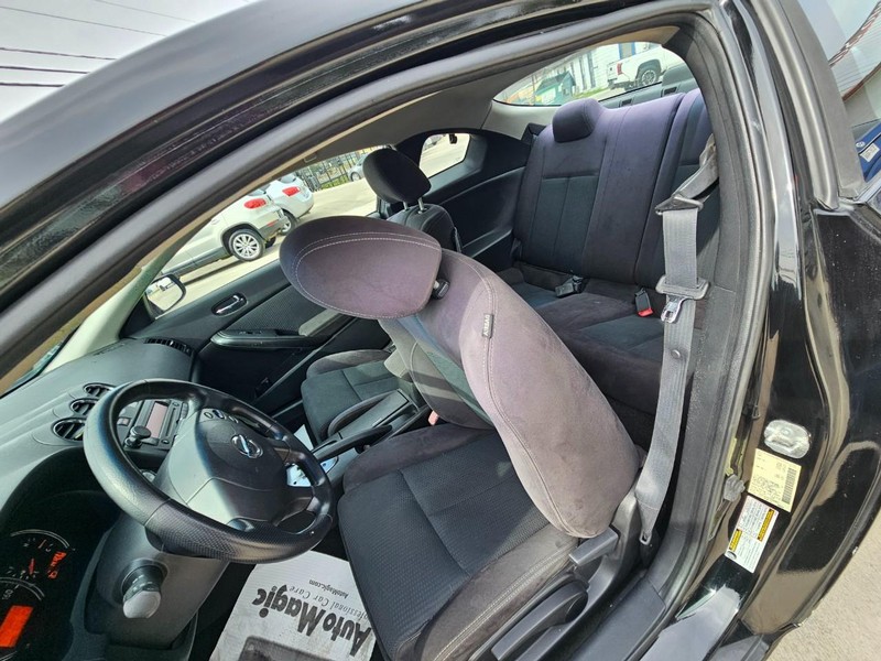 Nissan Altima Vehicle Image 11