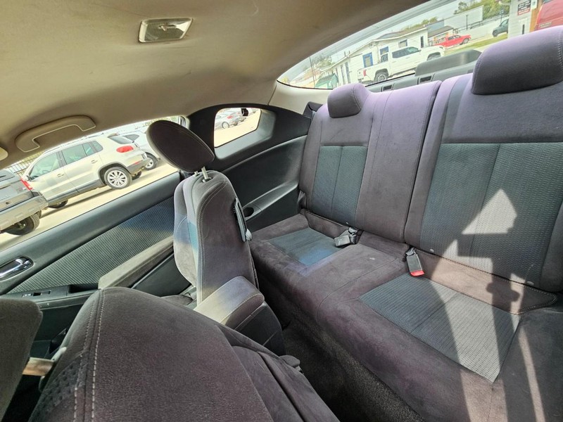 Nissan Altima Vehicle Image 12