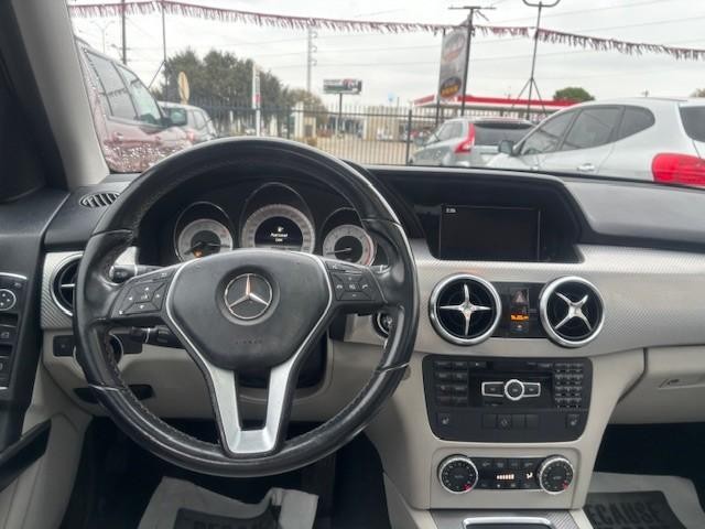 Mercedes-Benz GLK-Class Vehicle Image 12