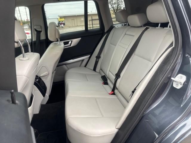 Mercedes-Benz GLK-Class Vehicle Image 15