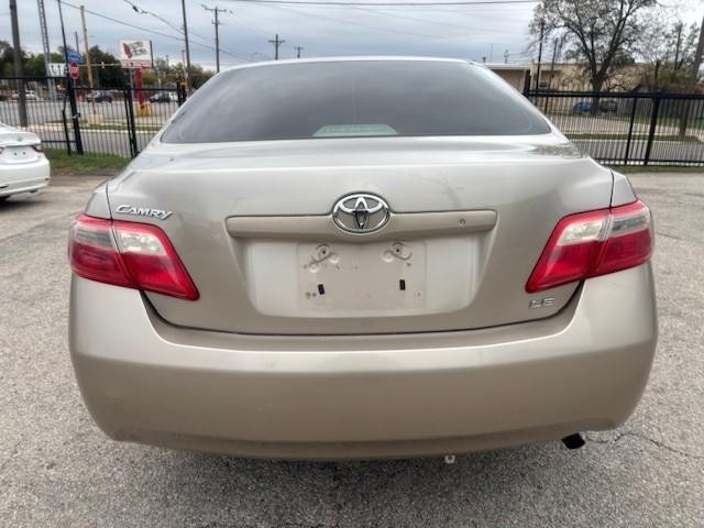 Toyota Camry Vehicle Image 04