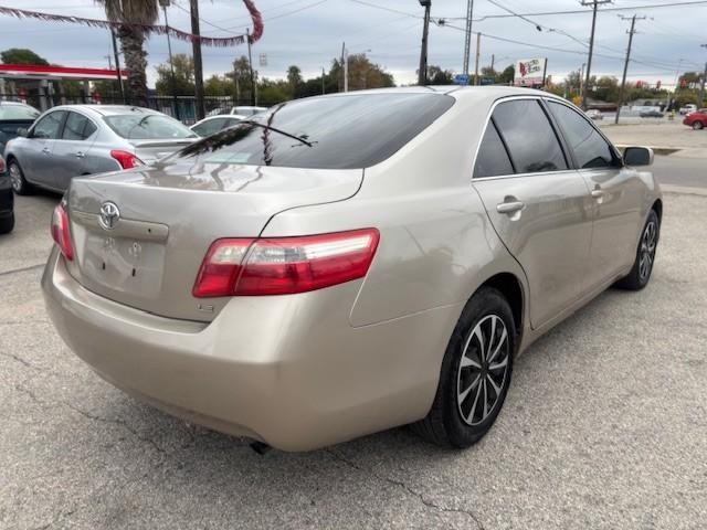 Toyota Camry Vehicle Image 05