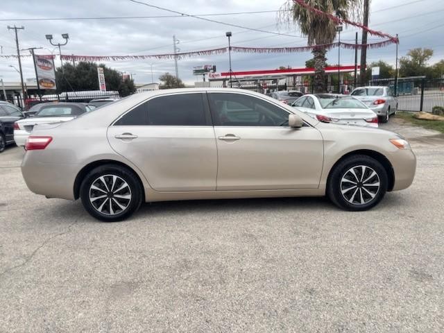 Toyota Camry Vehicle Image 06