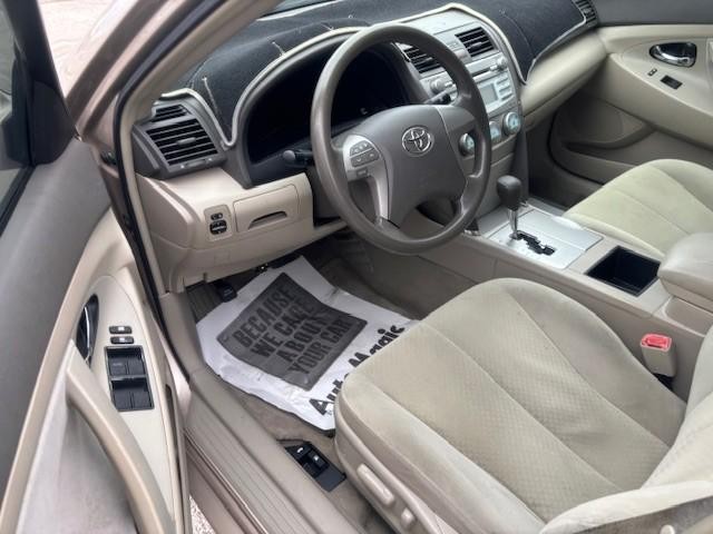 Toyota Camry Vehicle Image 10