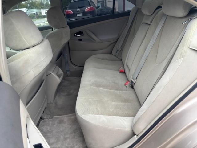 Toyota Camry Vehicle Image 14