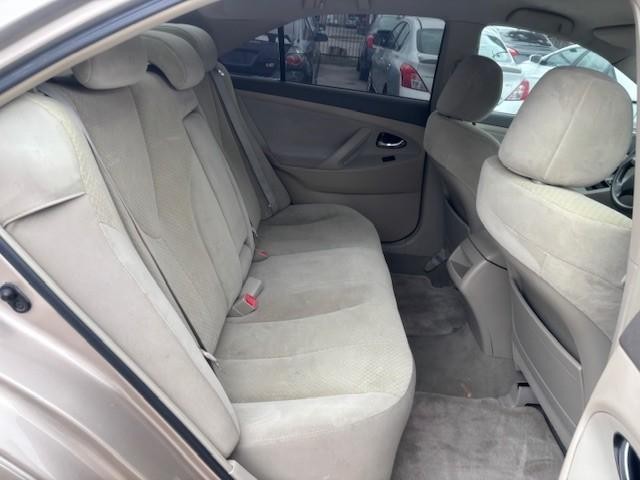 Toyota Camry Vehicle Image 16