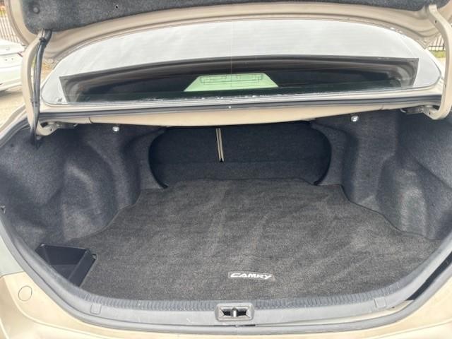 Toyota Camry Vehicle Image 19