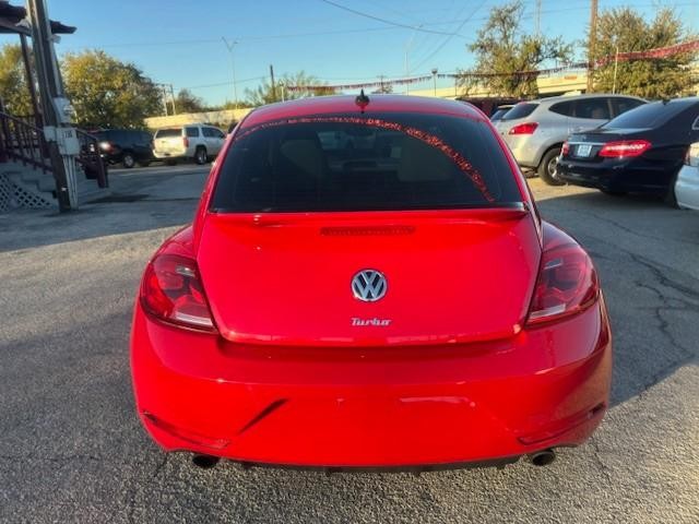 Volkswagen Beetle Coupe Vehicle Image 04
