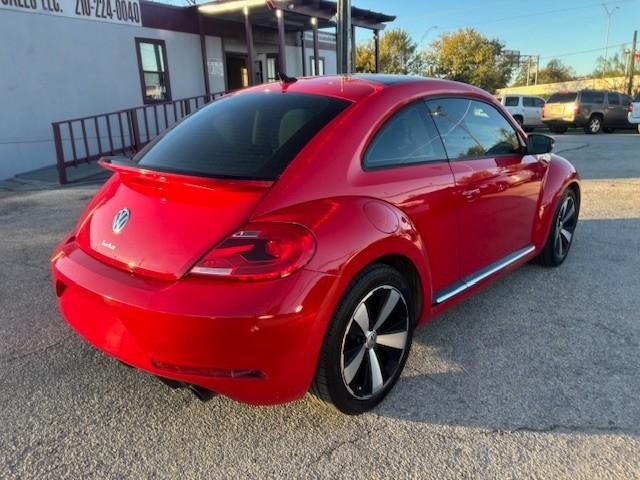Volkswagen Beetle Coupe Vehicle Image 05