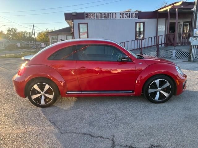Volkswagen Beetle Coupe Vehicle Image 06