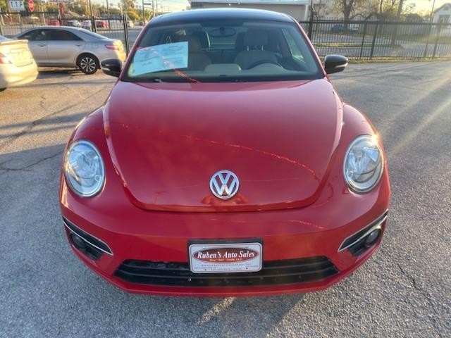 Volkswagen Beetle Coupe Vehicle Image 07