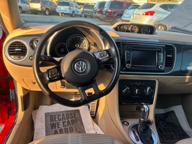 Volkswagen Beetle Coupe Vehicle Image 12