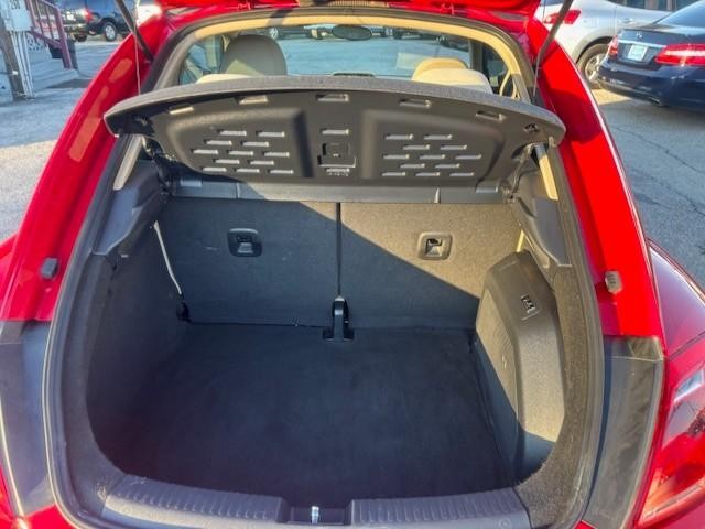 Volkswagen Beetle Coupe Vehicle Image 20