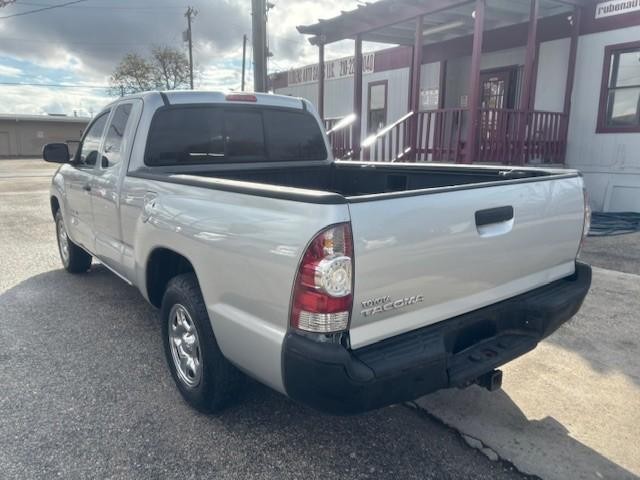 Toyota Tacoma Vehicle Image 03