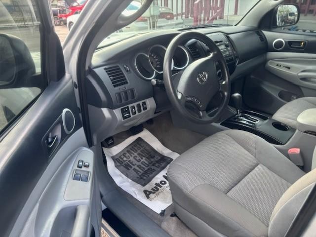 Toyota Tacoma Vehicle Image 10