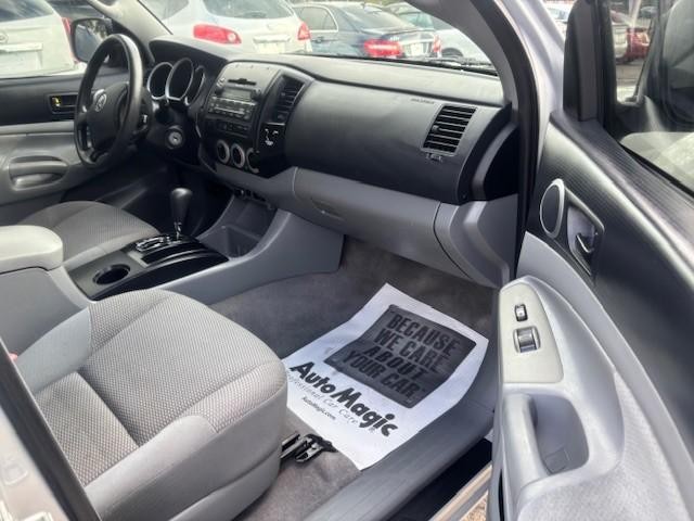 Toyota Tacoma Vehicle Image 15
