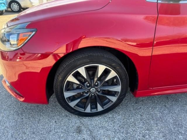 Nissan Sentra Vehicle Image 09