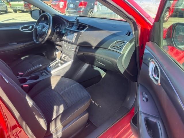 Nissan Sentra Vehicle Image 17