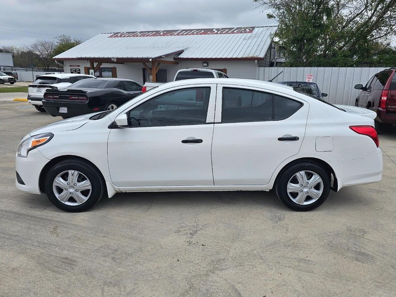 Nissan Versa Sedan Vehicle Image 02