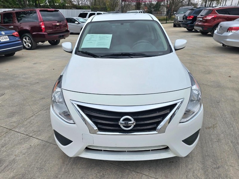 Nissan Versa Sedan Vehicle Image 08