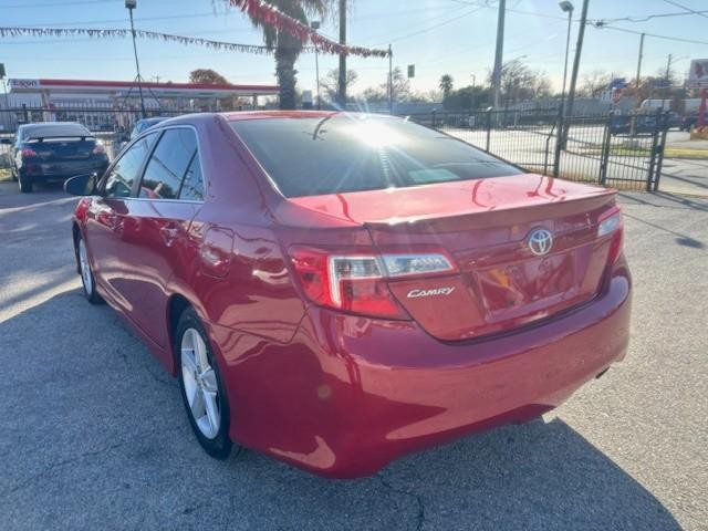 Toyota Camry Vehicle Image 03