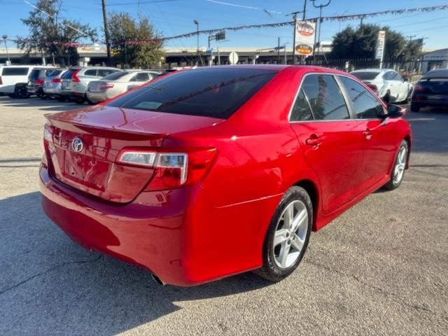 Toyota Camry Vehicle Image 05