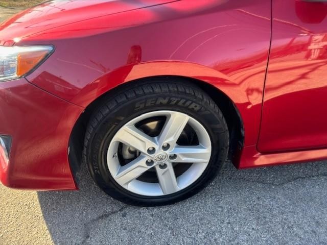 Toyota Camry Vehicle Image 09
