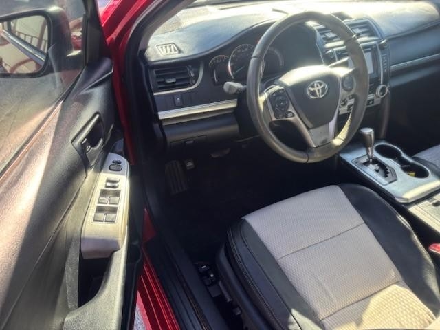 Toyota Camry Vehicle Image 10