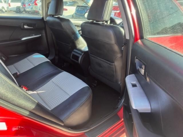 Toyota Camry Vehicle Image 15