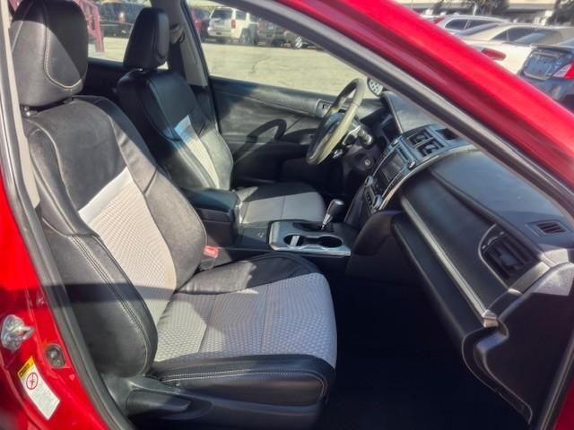 Toyota Camry Vehicle Image 18