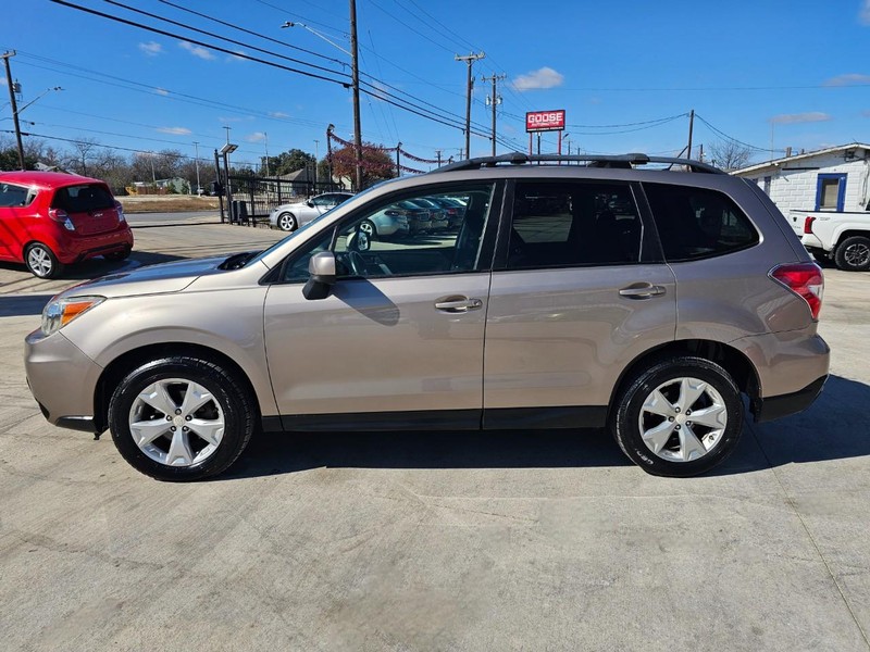 Subaru Forester Vehicle Image 02