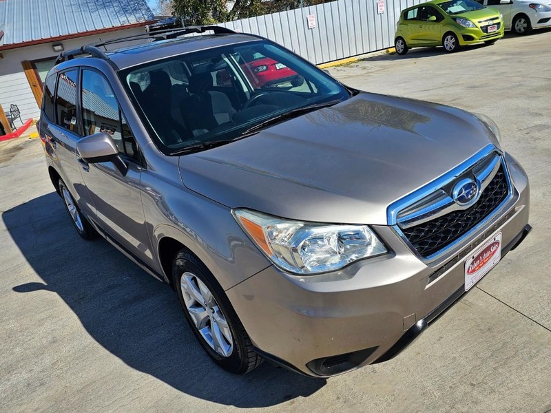 Subaru Forester Vehicle Image 09