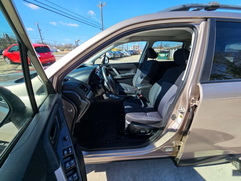 Subaru Forester Vehicle Image 12
