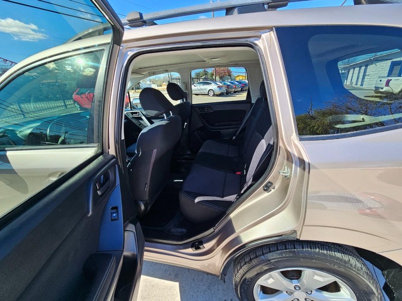Subaru Forester Vehicle Image 16