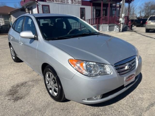 Hyundai Elantra Vehicle Image 07