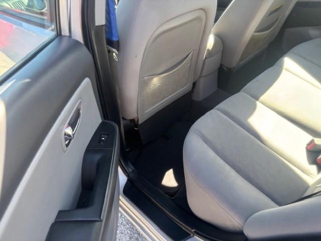 Hyundai Elantra Vehicle Image 13